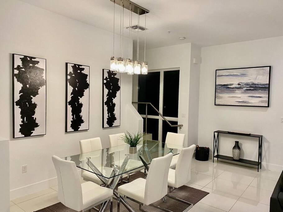 Across The Ocean Few Steps To Beach Contemporary Three Bedroom Townhouse Pompano Beach Luaran gambar