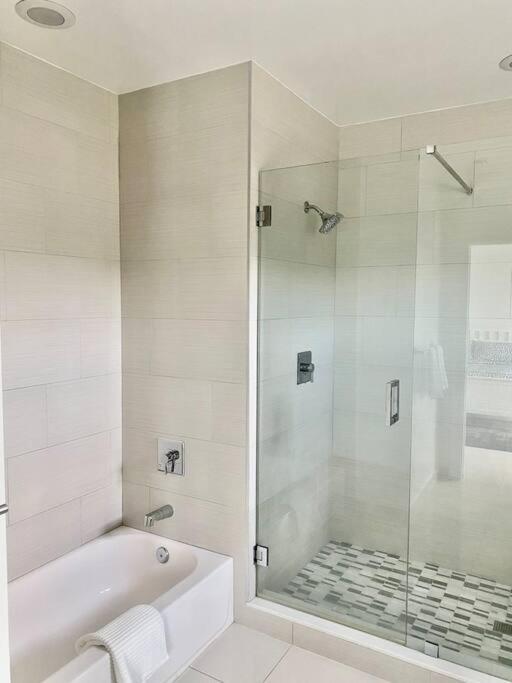 Across The Ocean Few Steps To Beach Contemporary Three Bedroom Townhouse Pompano Beach Luaran gambar
