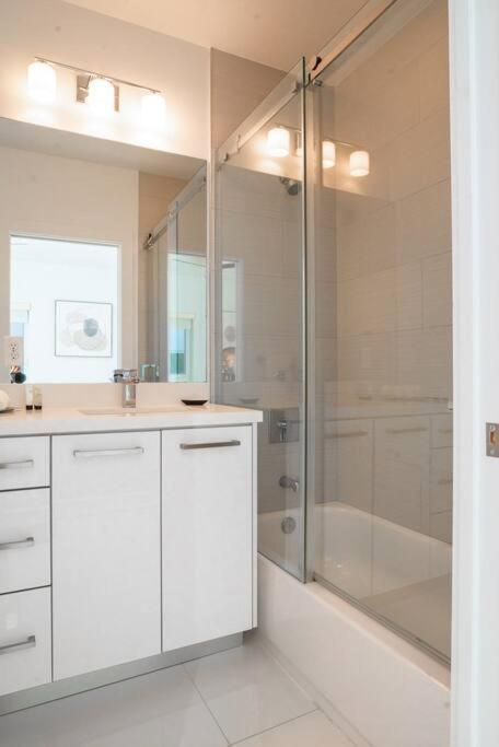 Across The Ocean Few Steps To Beach Contemporary Three Bedroom Townhouse Pompano Beach Luaran gambar