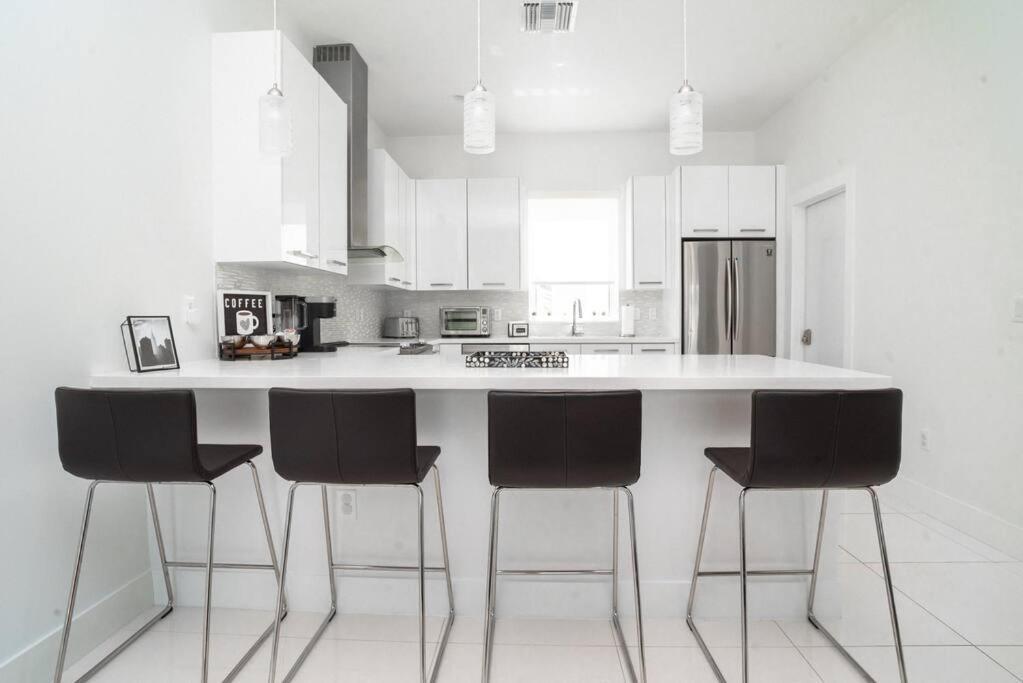 Across The Ocean Few Steps To Beach Contemporary Three Bedroom Townhouse Pompano Beach Luaran gambar