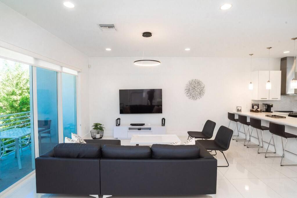 Across The Ocean Few Steps To Beach Contemporary Three Bedroom Townhouse Pompano Beach Luaran gambar