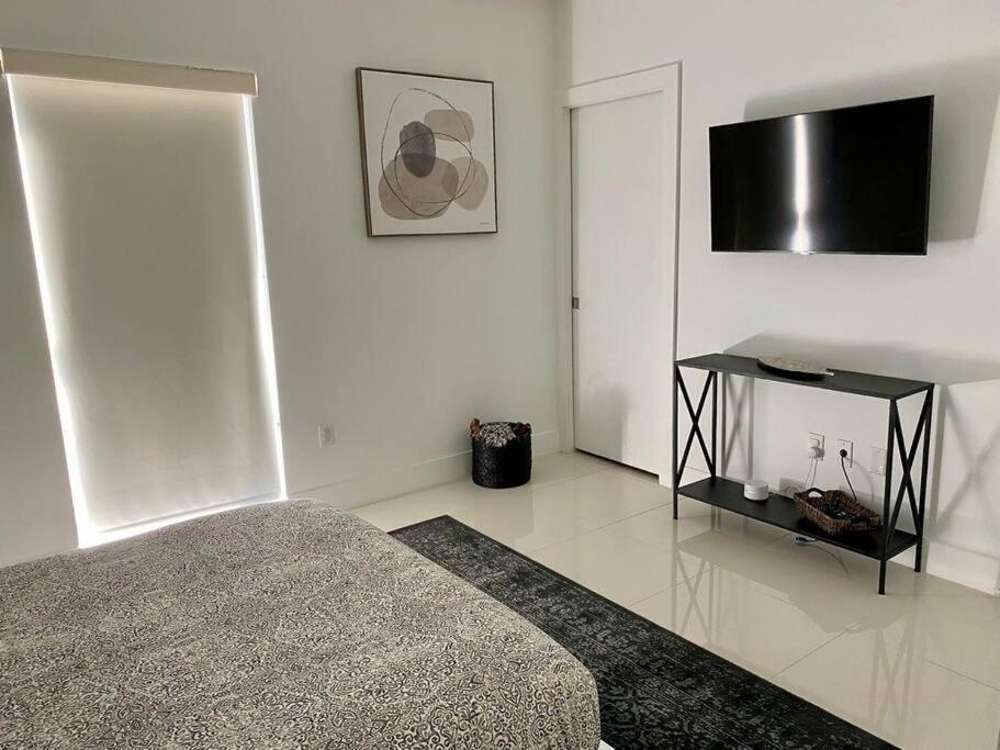 Across The Ocean Few Steps To Beach Contemporary Three Bedroom Townhouse Pompano Beach Luaran gambar