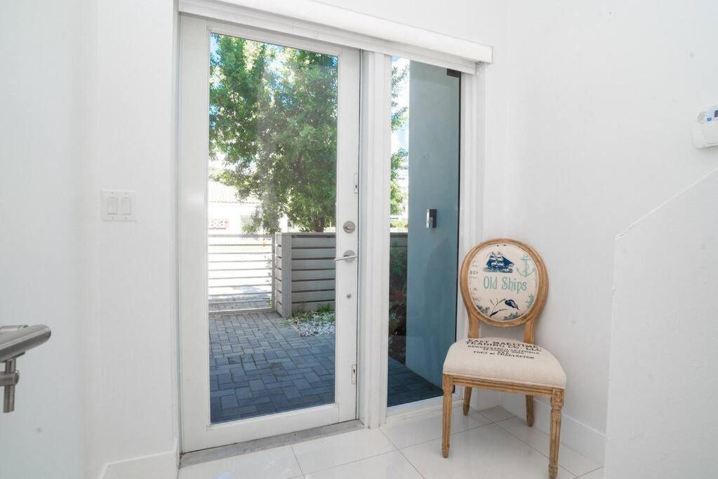 Across The Ocean Few Steps To Beach Contemporary Three Bedroom Townhouse Pompano Beach Luaran gambar