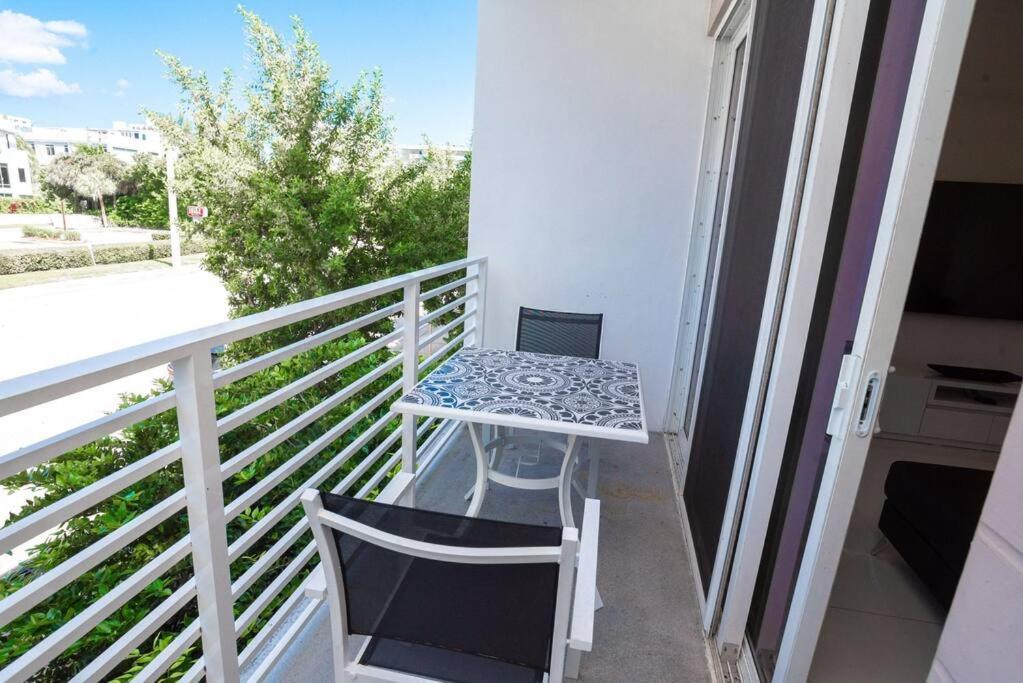 Across The Ocean Few Steps To Beach Contemporary Three Bedroom Townhouse Pompano Beach Luaran gambar